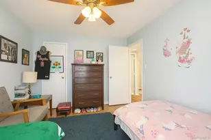 6 W Mill Dr, Great Neck, NY 11021 - Photo 8