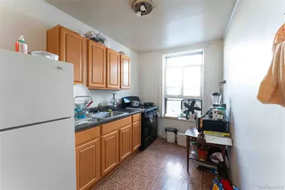 765 E 9th Street, Brooklyn, NY 11230 - Photo 20