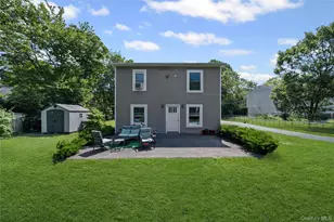 1113 Joselson Ave, Bay Shore, NY 11706 - Photo 32