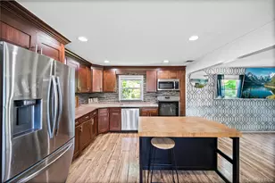 1113 Joselson Ave, Bay Shore, NY 11706 - Photo 8