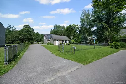 1113 Joselson Avenue, Bay Shore, NY 11706 - Photo 28