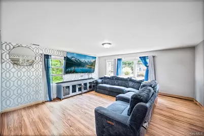 1113 Joselson Avenue, Bay Shore, NY 11706 - Photo 6