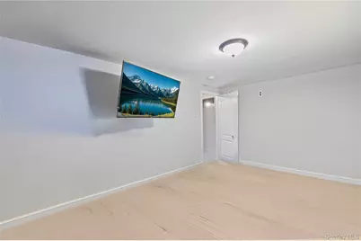 1113 Joselson Avenue, Bay Shore, NY 11706 - Photo 20