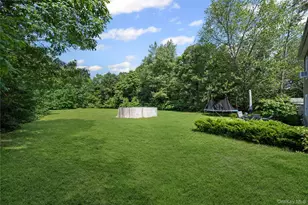 1113 Joselson Ave, Bay Shore, NY 11706 - Photo 30