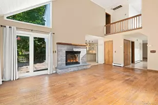 8 Cobbling Rock Dr, Katonah, NY 10536 - Photo 12