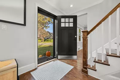 112 Clarence Road, Scarsdale, NY 10583 - Photo 2