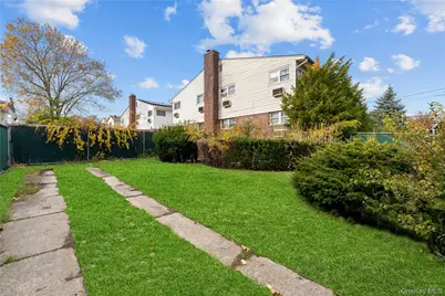 7920 149th Avenue, Ridgewood, NY 11414 - Photo 10