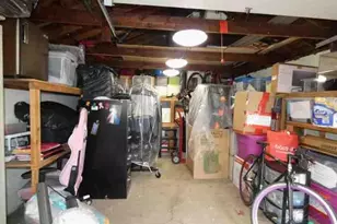 9446 226th St, Floral Park, NY 11001 - Photo 20