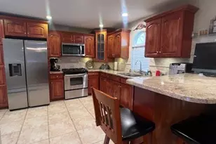 2548 Columbus Ave, North Bellmore, NY 11710 - Photo 10