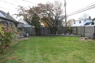 248 Twin Ln E, Wantagh, NY 11793 - Photo 4