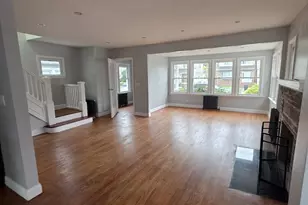 109-73 200th St, Saint Albans, NY 11412 - Photo 8