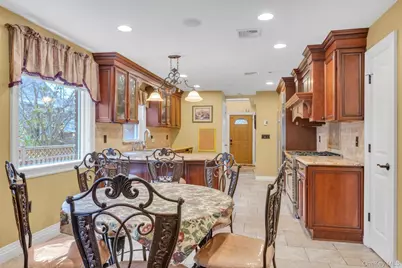 65 Reyam Road, Lynbrook, NY 11563 - Photo 8