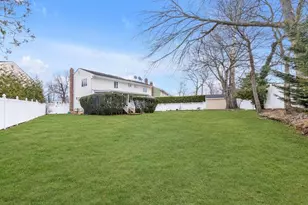 3711 Berne Rd, Wantagh, NY 11793 - Photo 24