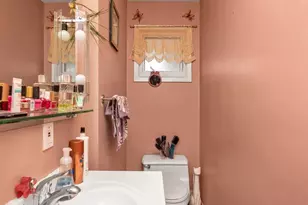 3711 Berne Rd, Wantagh, NY 11793 - Photo 14
