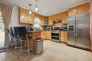 62-39 Douglaston Pkwy, Douglaston, NY 11362 - Photo 10