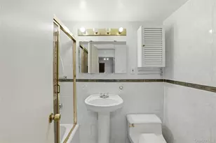 70-20 108th St, Forest Hills, NY 11375 - Photo 24