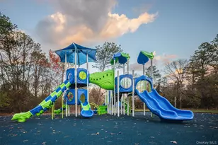 205 Haddon Hollow Ct, Middle Island, NY 11953 - Photo 34