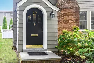 20 Oldwood Rd, Port Washington, NY 11050 - Photo 2