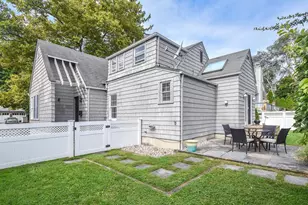 20 Oldwood Rd, Port Washington, NY 11050 - Photo 16