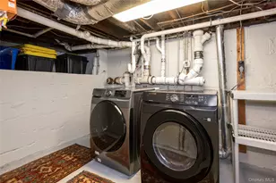 20 Oldwood Rd, Port Washington, NY 11050 - Photo 14