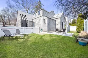 20 Oldwood Rd, Port Washington, NY 11050 - Photo 20