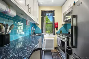 143-50 Hoover Ave, Briarwood, NY 11435 - Photo 6