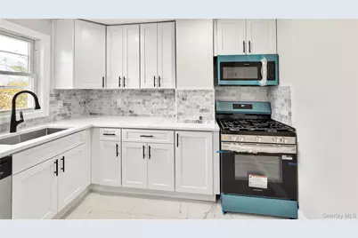 64 S Montgomery Street, Valley Stream, NY 11580 - Photo 20