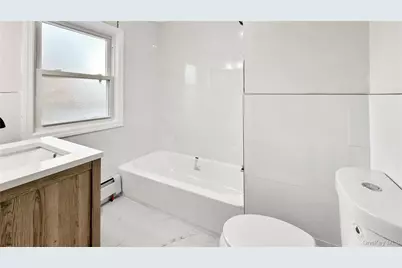 64 S Montgomery Street, Valley Stream, NY 11580 - Photo 30