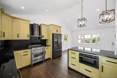 10 Shinnecock Lane, Hampton Bays, NY 11946 - Photo 14