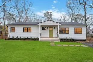 10 Shinnecock Ln, Hampton Bays, NY 11946 - Photo 4