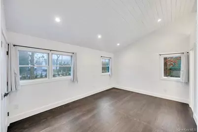 10 Shinnecock Lane, Hampton Bays, NY 11946 - Photo 26