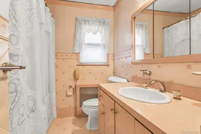 946 Bard Road, Westbury, NY 11590 - Photo 12