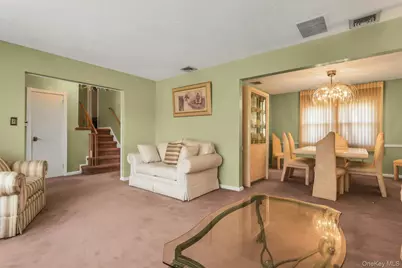 946 Bard Road, Westbury, NY 11590 - Photo 4