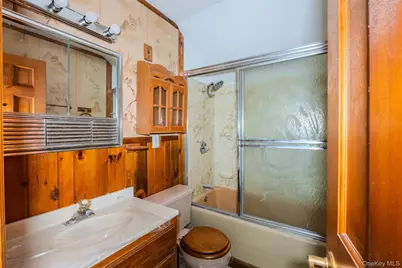 17 Andrew Avenue, Islip Terrace, NY 11752 - Photo 24