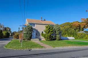 17 Andrew Ave, Islip Terrace, NY 11752 - Photo 2
