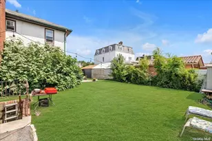 16-11 149th St, Whitestone, NY 11357 - Photo 4