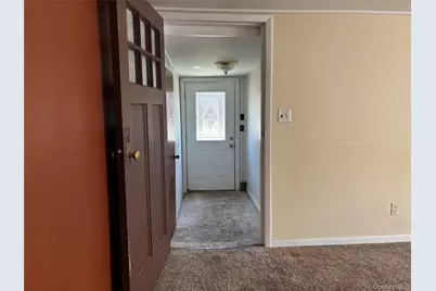 647 S Drury Lane, Rock Tavern, NY 12549 - Photo 2