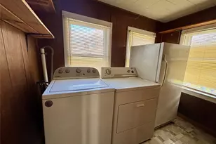 647 S Drury Ln, Rock Tavern, NY 12549 - Photo 16