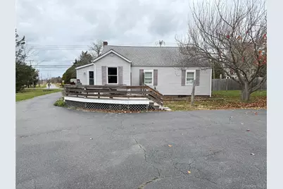 35750 Main Road, Cutchogue, NY 11935 - Photo 2