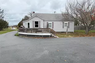 35750 Main Rd, Cutchogue, NY 11935 - Photo 2