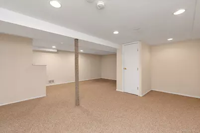 6 Karen Avenue, Plainview, NY 11803 - Photo 18