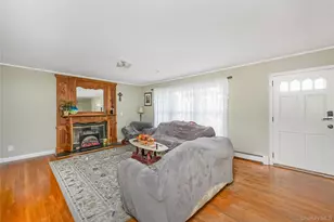 18 Atlantic Ave, East Moriches, NY 11940 - Photo 8