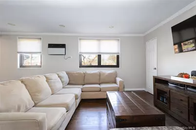 163-62 Willets Point Boulevard #Upper, Whitestone, NY 11357 - Photo 6