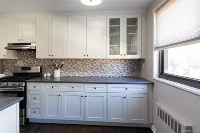 163-62 Willets Point Boulevard #Upper, Whitestone, NY 11357 - Photo 12