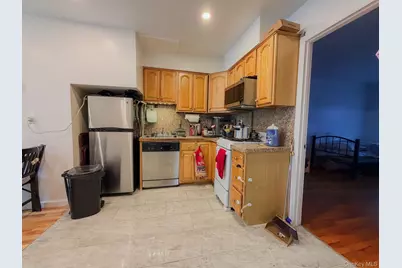 1110 Clarence Avenue, Bronx, NY 10465 - Photo 4