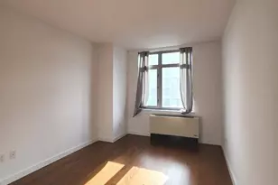 40-26 College Point Blvd, Flushing, NY 11354 - Photo 8