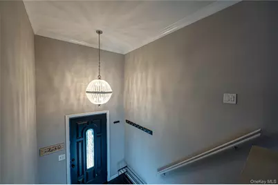 27 Manchester Road, Huntington, NY 11743 - Photo 2