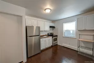 27 Manchester Rd, Huntington, NY 11743 - Photo 16