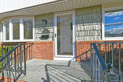 7 Stephen Drive, Farmingdale, NY 11735 - Photo 4