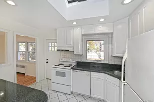 7 Stephen Dr, Farmingdale, NY 11735 - Photo 12